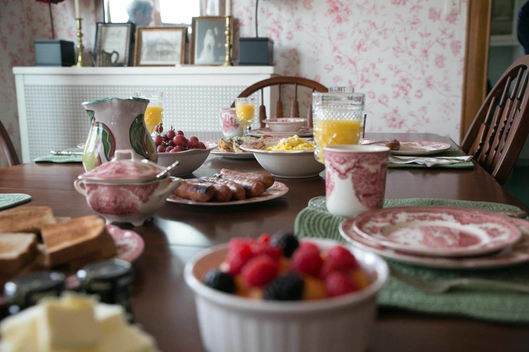 Harrison House Bed & Breakfast Naperville Extérieur photo