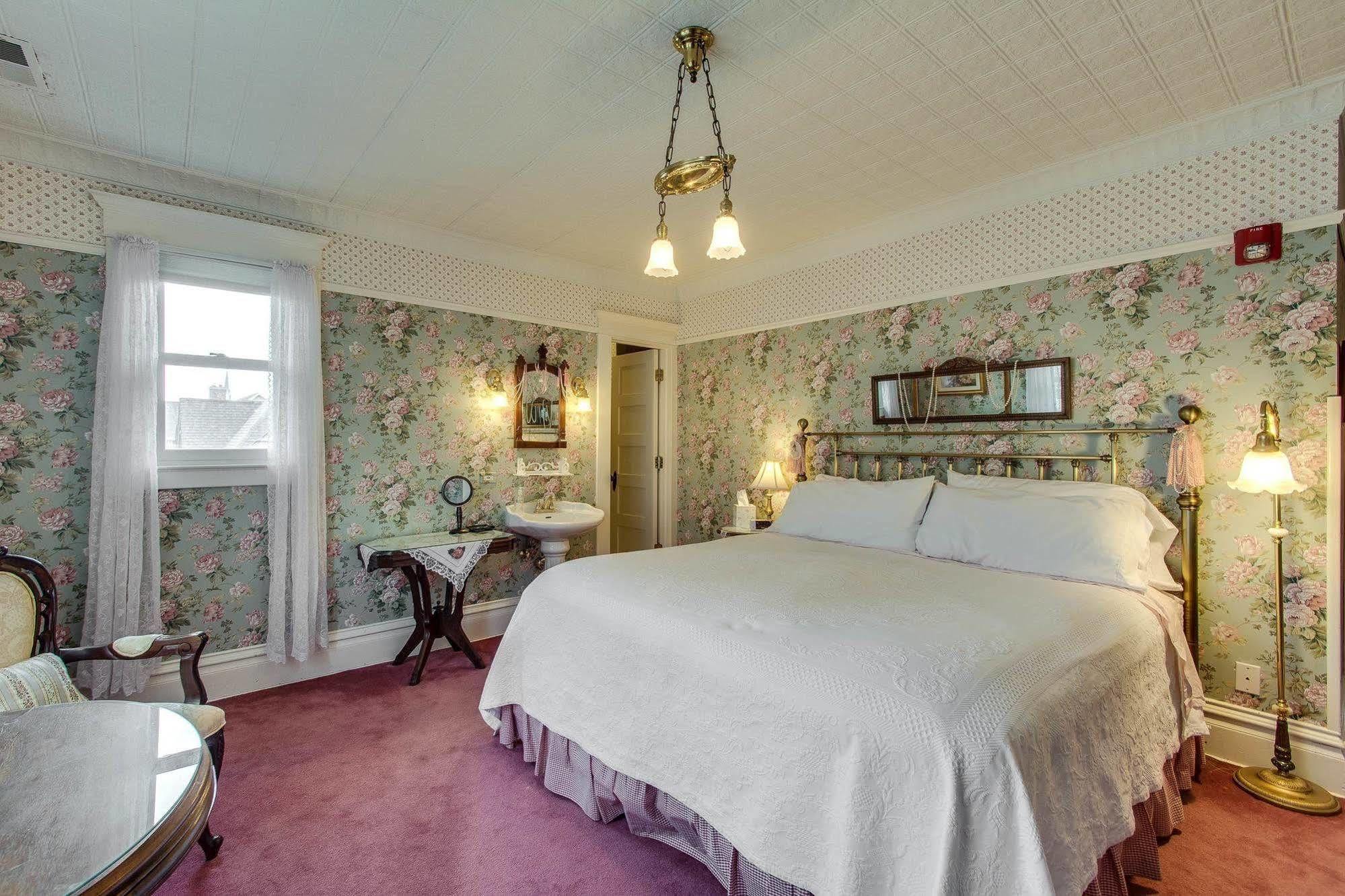 Harrison House Bed & Breakfast Naperville Extérieur photo