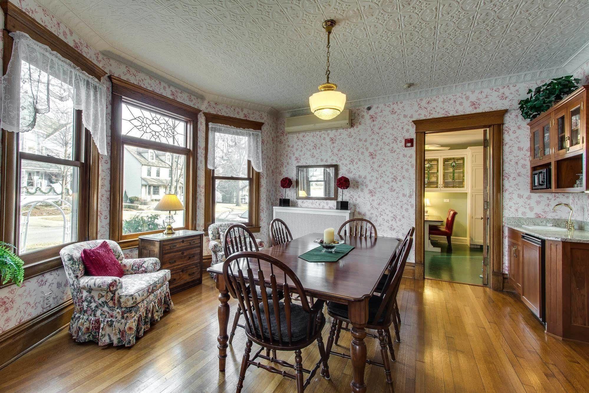 Harrison House Bed & Breakfast Naperville Extérieur photo