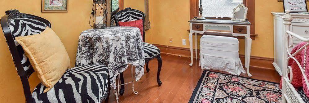 Harrison House Bed & Breakfast Naperville Extérieur photo