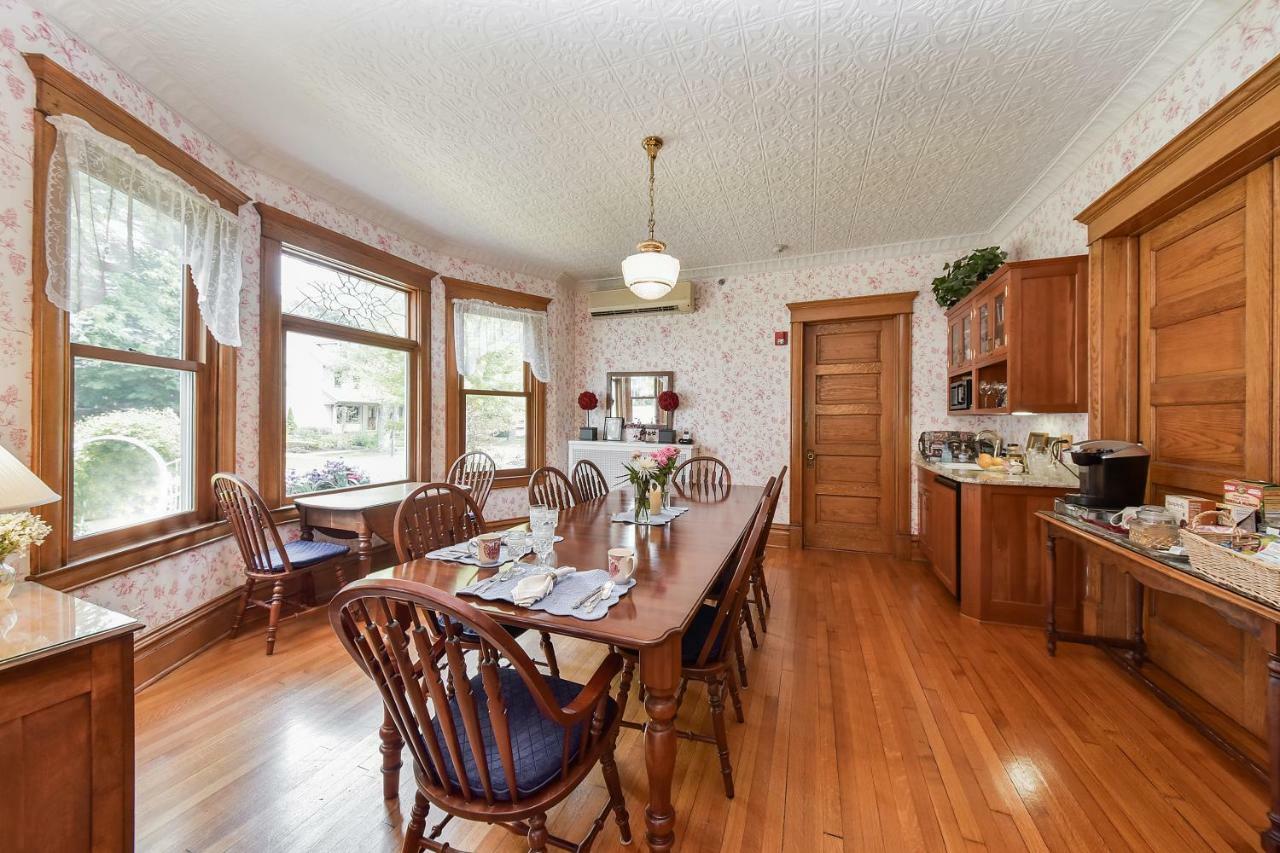 Harrison House Bed & Breakfast Naperville Extérieur photo