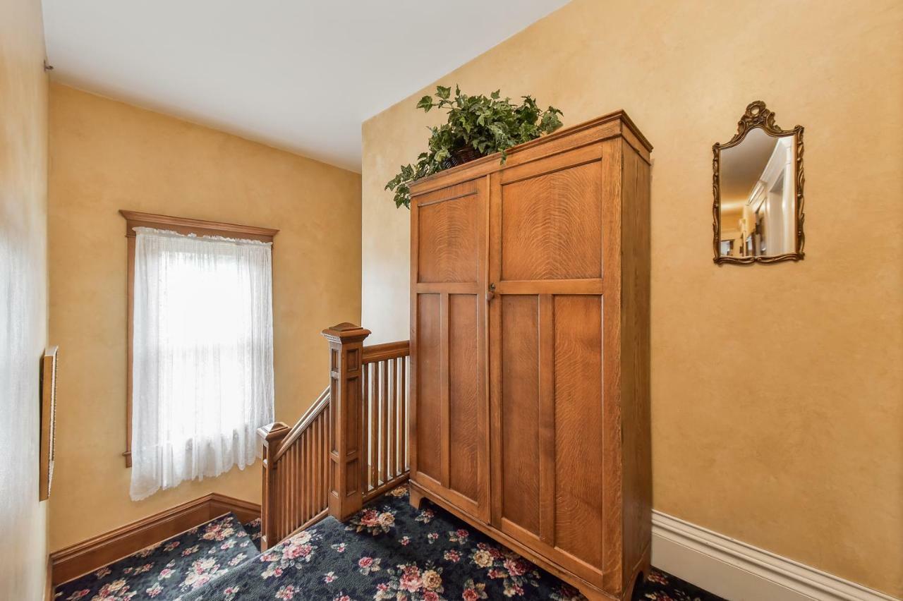 Harrison House Bed & Breakfast Naperville Extérieur photo
