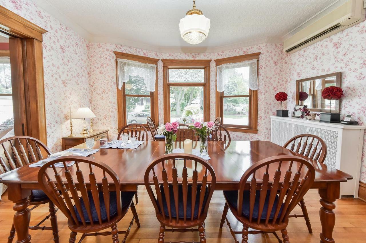 Harrison House Bed & Breakfast Naperville Extérieur photo