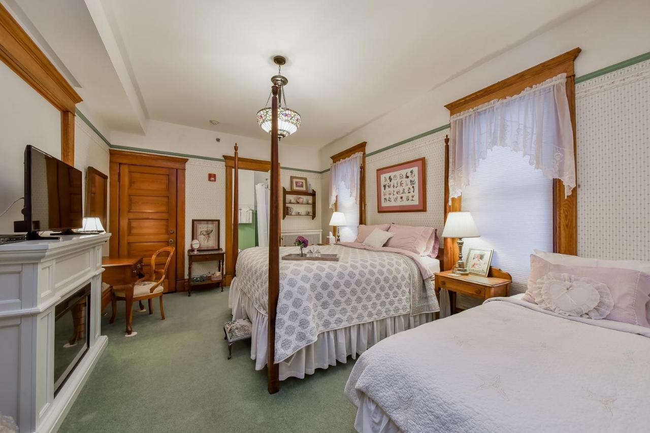 Harrison House Bed & Breakfast Naperville Chambre photo
